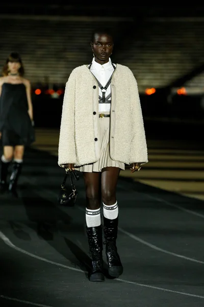 Look 12